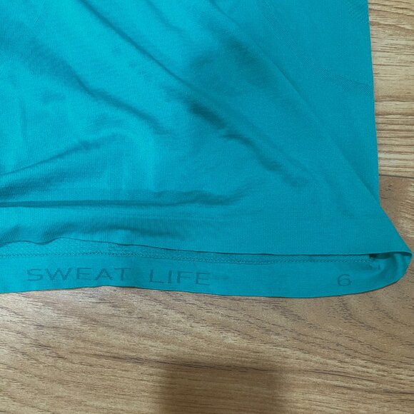 Lululemon, Women's Swiftly Tech Short Sleeve Shirt, Bright Teal - Picture 2 of 5